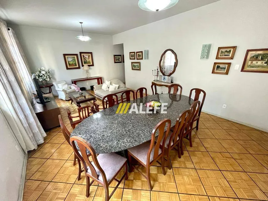 Foto 1 de Apartamento com 4 Quartos à venda, 185m² em Icaraí, Niterói