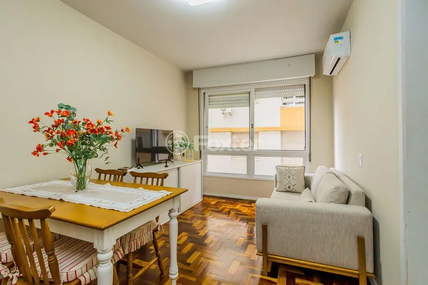 Foto 1 de Apartamento com 2 Quartos à venda, 62m² em Centro Histórico, Porto Alegre