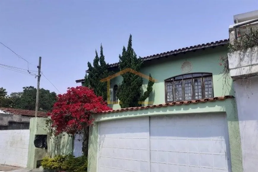 Foto 1 de Casa com 3 Quartos à venda, 289m² em Horto Florestal, São Paulo