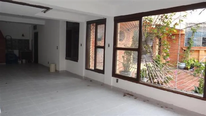 Foto 1 de Casa com 3 Quartos à venda, 150m² em Jardim Tupanci, Barueri