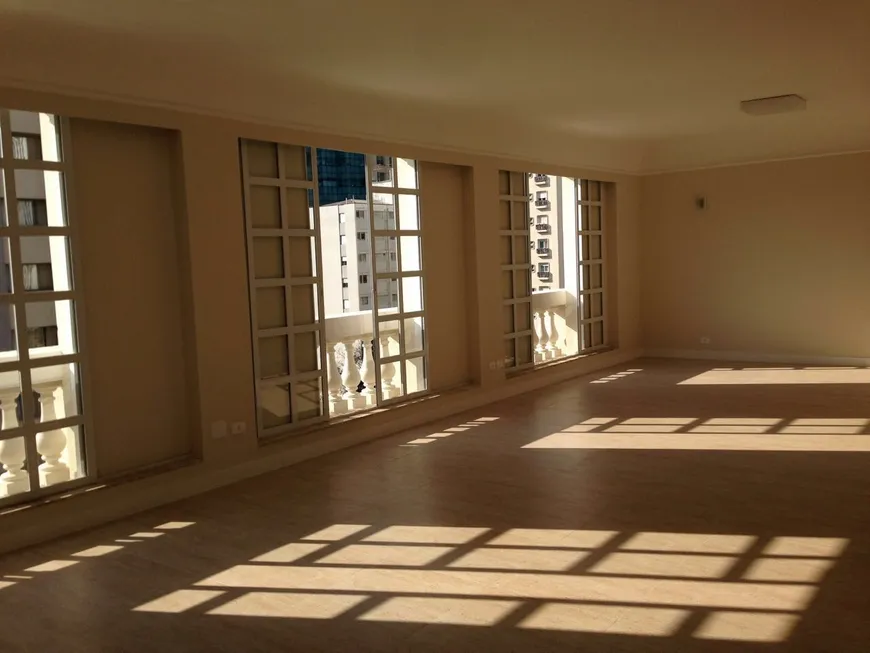 Foto 1 de Apartamento com 3 Quartos para venda ou aluguel, 270m² em Jardim Paulista, São Paulo