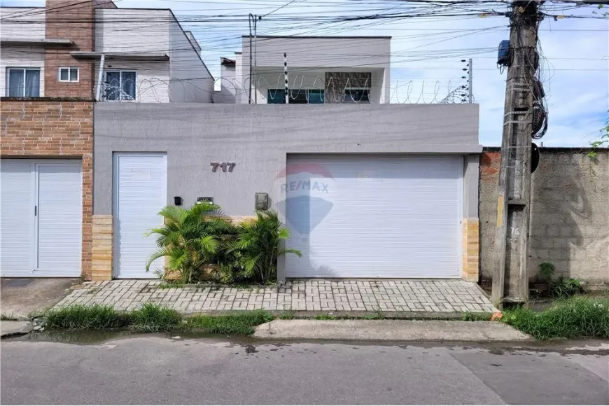 Foto 1 de Sobrado com 4 Quartos à venda, 174m² em Centro, Eusébio