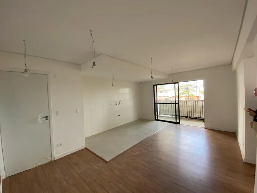 Foto 1 de Apartamento com 2 Quartos à venda, 56m² em Novo Mundo, Curitiba