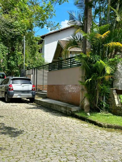 Foto 1 de Casa de Condomínio com 4 Quartos à venda, 210m² em Chacara Paraiso, Nova Friburgo