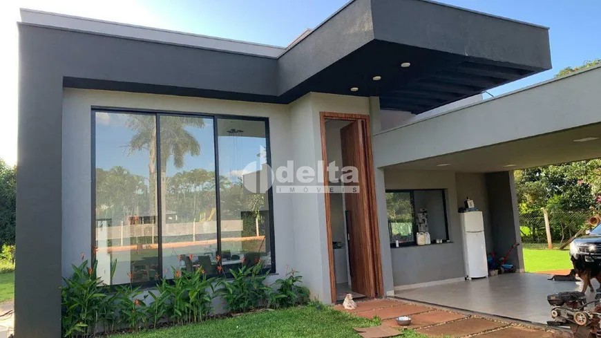 Foto 1 de Casa com 4 Quartos à venda, 218m² em Gravatás, Uberlândia