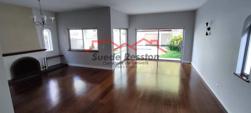 Foto 1 de Casa com 4 Quartos para alugar, 500m² em Jardim Marajoara, São Paulo