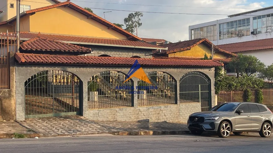 Foto 1 de Casa com 5 Quartos à venda, 360m² em Milionários, Belo Horizonte