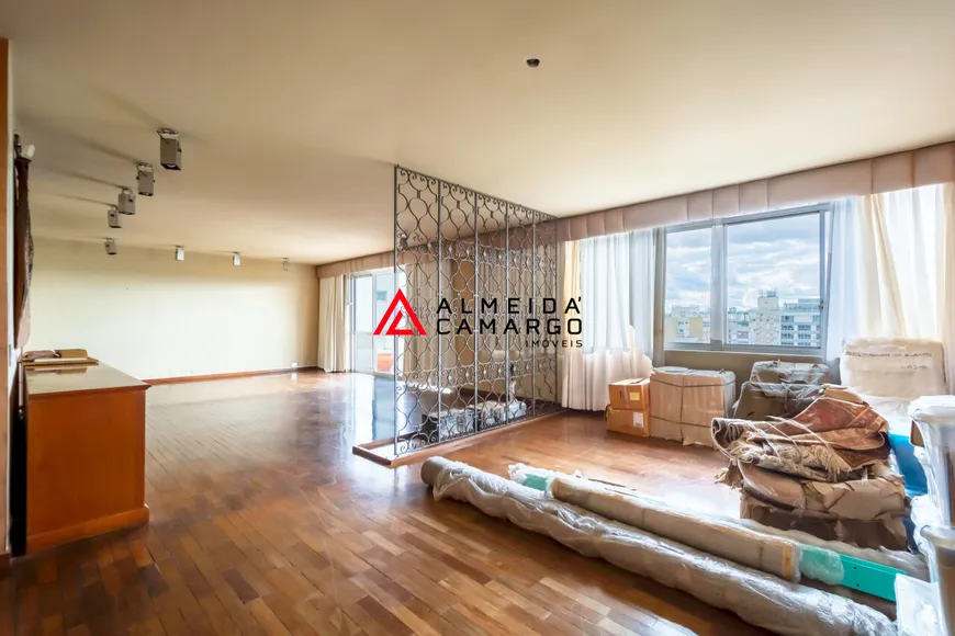 Foto 1 de Apartamento com 3 Quartos à venda, 260m² em Jardim Paulistano, São Paulo