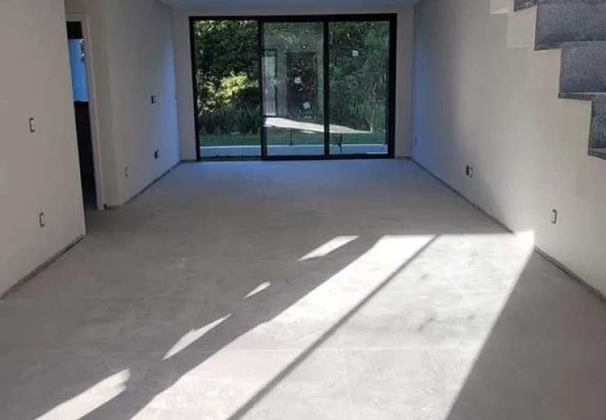 Foto 1 de Sobrado com 3 Quartos à venda, 165m² em Praia Vista Linda, Bertioga