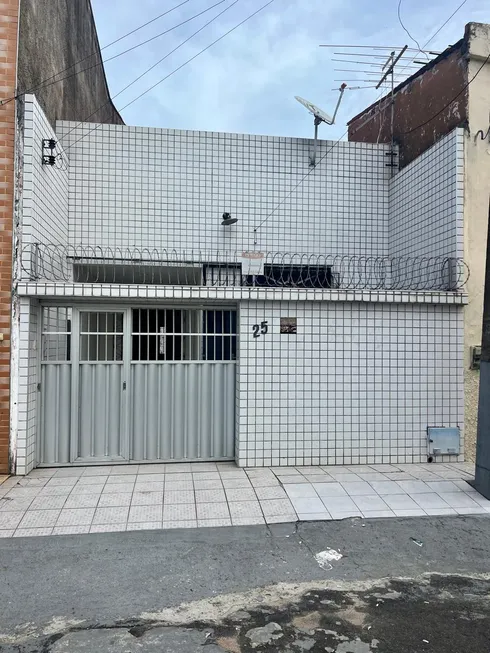 Foto 1 de Casa com 2 Quartos à venda, 100m² em Benfica, Fortaleza