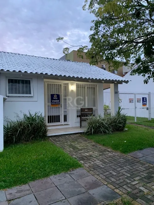 Foto 1 de Casa com 1 Quarto à venda, 61m² em Hípica, Porto Alegre