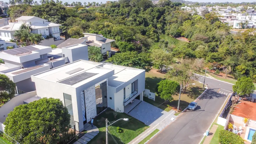 Foto 1 de Casa de Condomínio com 5 Quartos à venda, 302m² em Condomínio do Lago, Goiânia