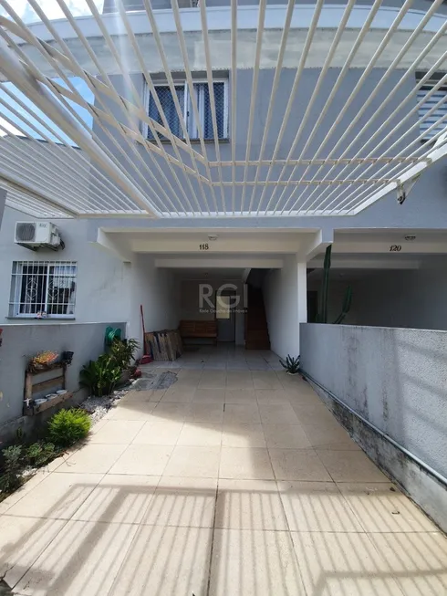 Foto 1 de Casa de Condomínio com 2 Quartos à venda, 64m² em Aberta dos Morros, Porto Alegre