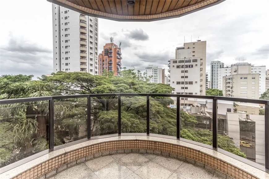 Foto 1 de Apartamento com 4 Quartos para venda ou aluguel, 229m² em Moema, São Paulo