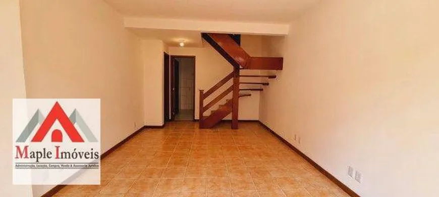 Foto 1 de Casa de Condomínio com 4 Quartos à venda, 105m² em Baldeador, Niterói
