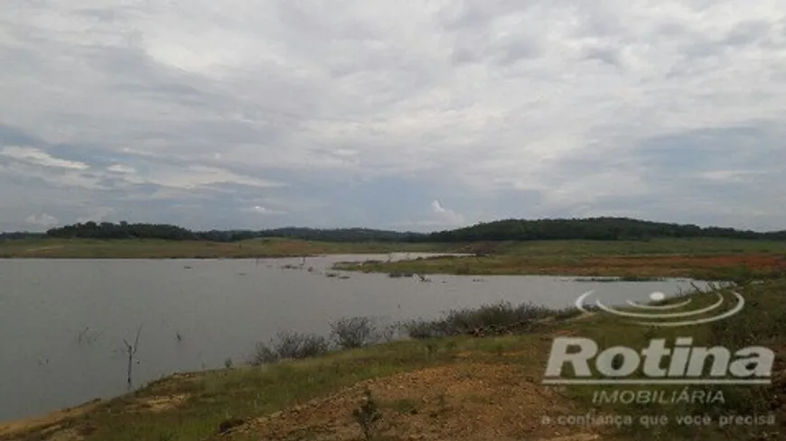 Foto 1 de Fazenda/Sítio à venda, 1531m² em Zona Rural, Uberlândia