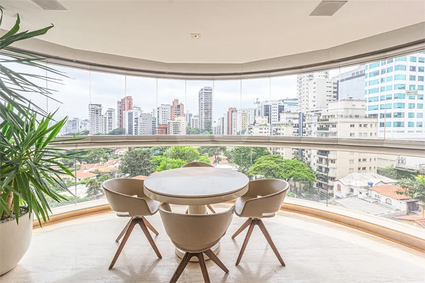 Foto 1 de Apartamento com 4 Quartos à venda, 390m² em Higienópolis, São Paulo