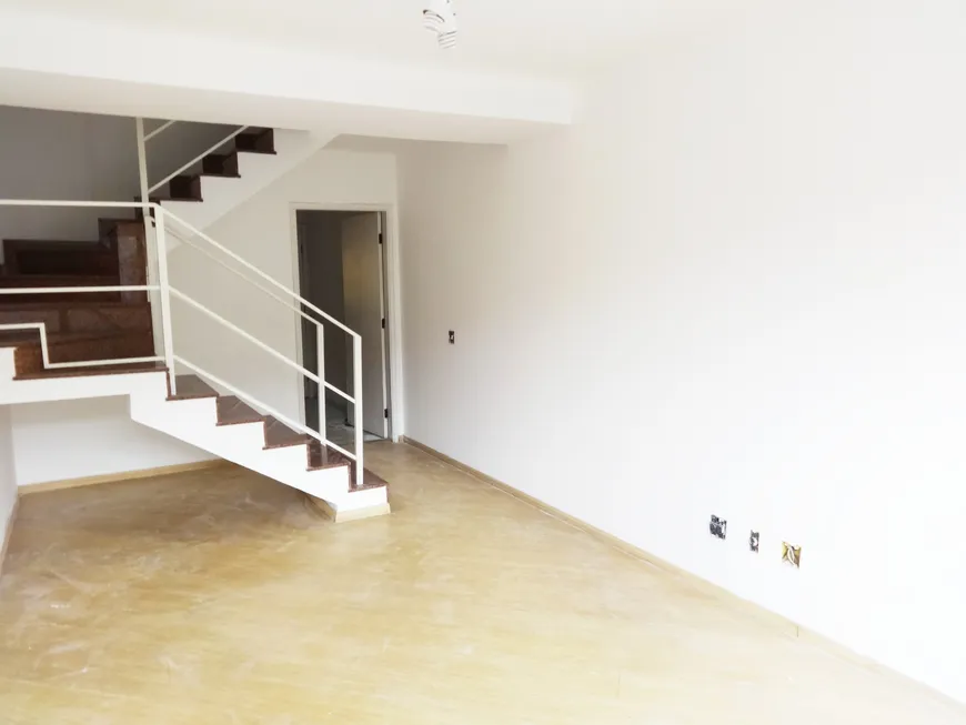 Foto 1 de Casa com 2 Quartos à venda, 70m² em Granja Viana, Cotia