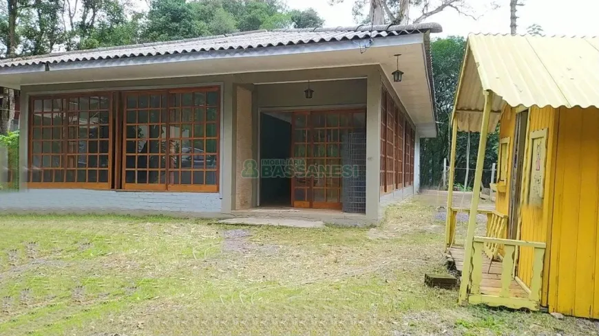 Foto 1 de Casa com 3 Quartos para alugar, 204m² em Kayser, Caxias do Sul