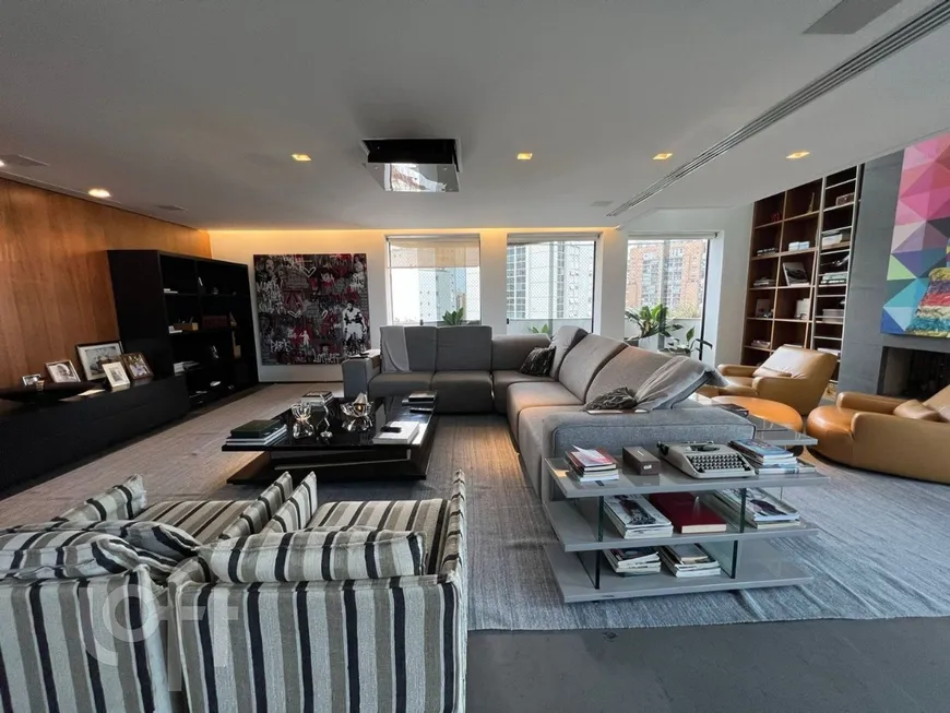 Foto 1 de Apartamento com 3 Quartos à venda, 355m² em Moema, São Paulo