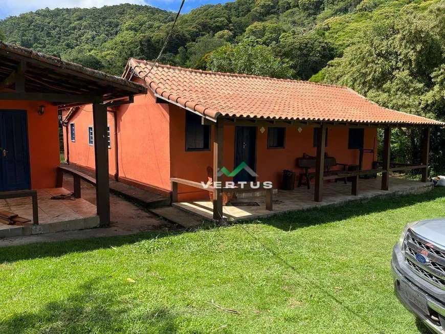 Foto 1 de Fazenda/Sítio com 2 Quartos à venda, 300m² em Córrego das Pedras, Teresópolis