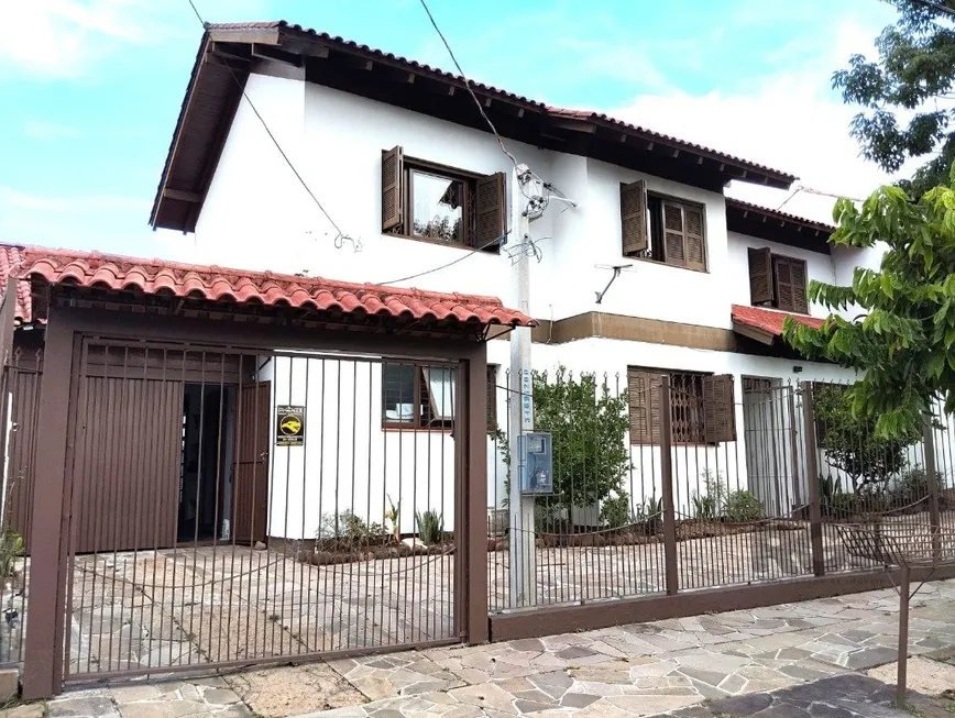 Foto 1 de Casa com 3 Quartos à venda, 169m² em Espiríto Santo, Porto Alegre