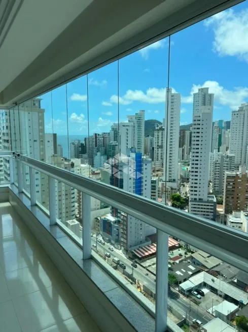 Foto 1 de Apartamento com 3 Quartos à venda, 130m² em Centro, Balneário Camboriú