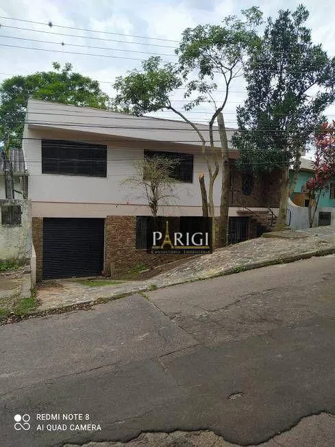 Foto 1 de Casa com 3 Quartos para alugar, 250m² em Vila Jardim, Porto Alegre