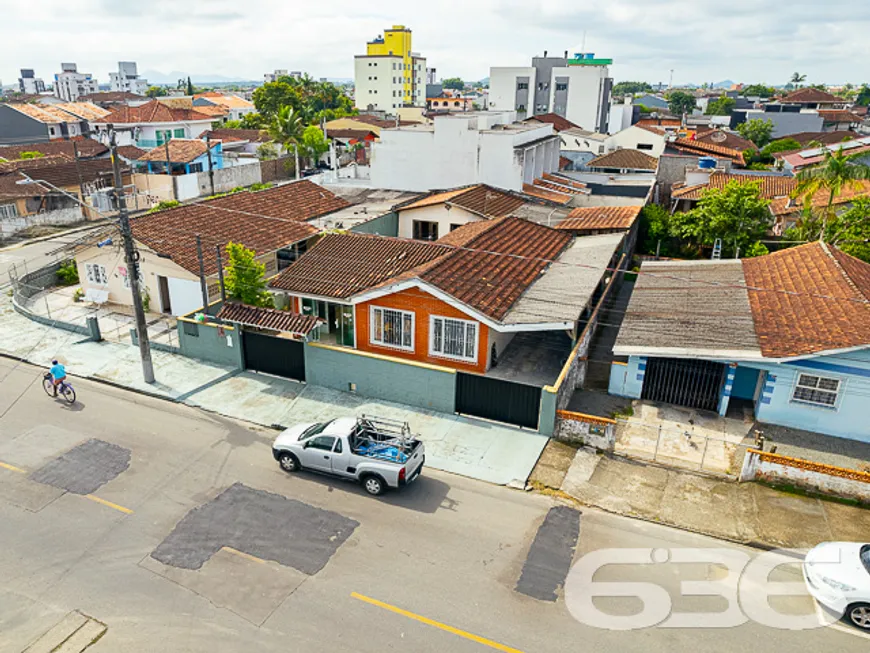 Foto 1 de Casa com 2 Quartos à venda, 186m² em Comasa, Joinville