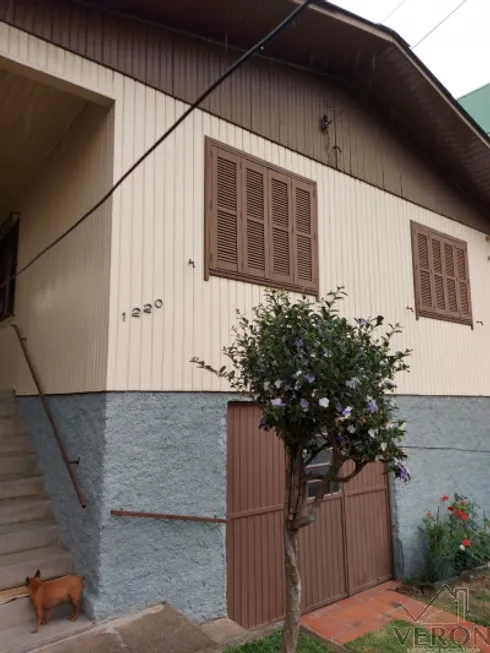 Foto 1 de Casa com 5 Quartos à venda, 222m² em Santa Catarina, Caxias do Sul