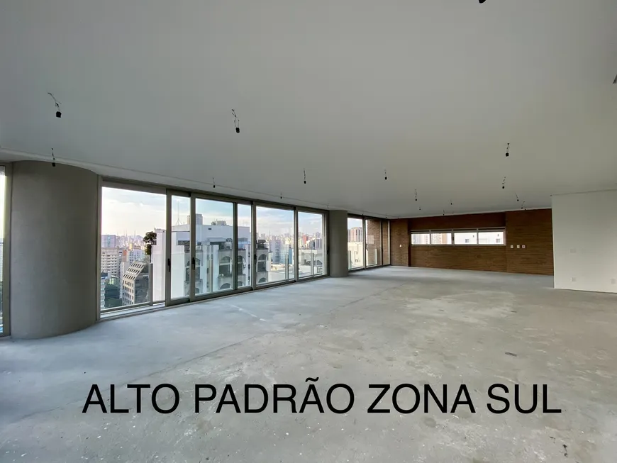 Foto 1 de Apartamento com 3 Quartos à venda, 335m² em Itaim Bibi, São Paulo