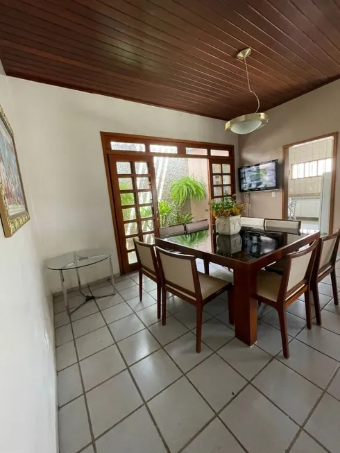 Foto 1 de Casa com 4 Quartos à venda, 473m² em São Pedro, Teresina