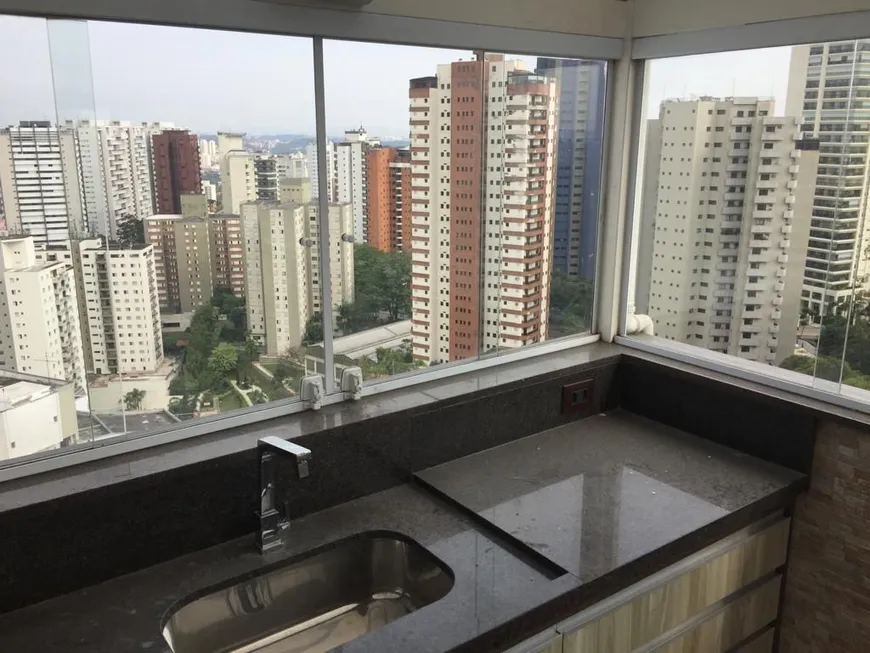 Foto 1 de Apartamento com 4 Quartos à venda, 204m² em Vila Suzana, São Paulo