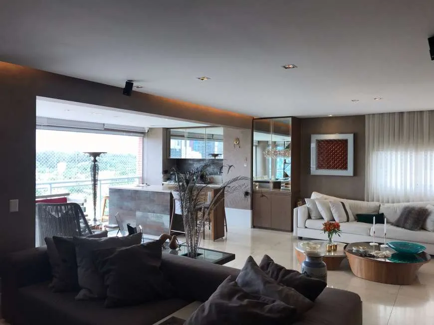Foto 1 de Apartamento com 4 Quartos à venda, 203m² em Itaim Bibi, São Paulo