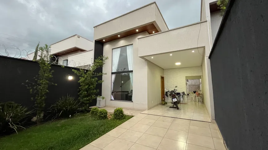 Foto 1 de Casa com 3 Quartos à venda, 265m² em Setor Pai Eterno, Trindade