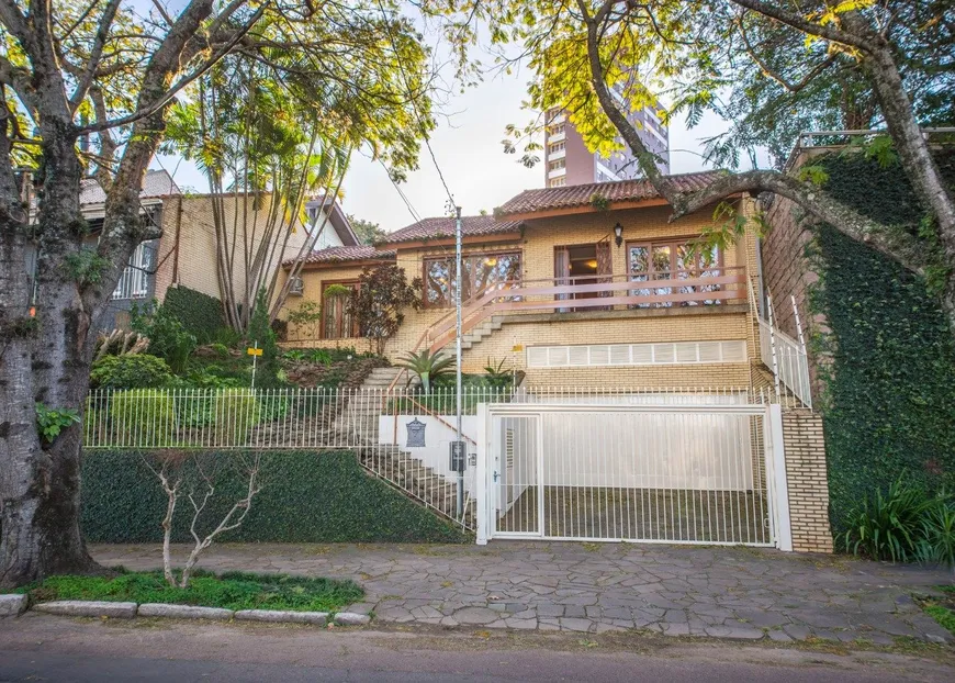 Foto 1 de Casa com 4 Quartos à venda, 274m² em Boa Vista, Porto Alegre