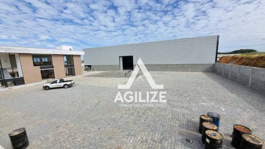 Foto 1 de Galpão/Depósito/Armazém para venda ou aluguel, 1033m² em Cabiunas, Macaé