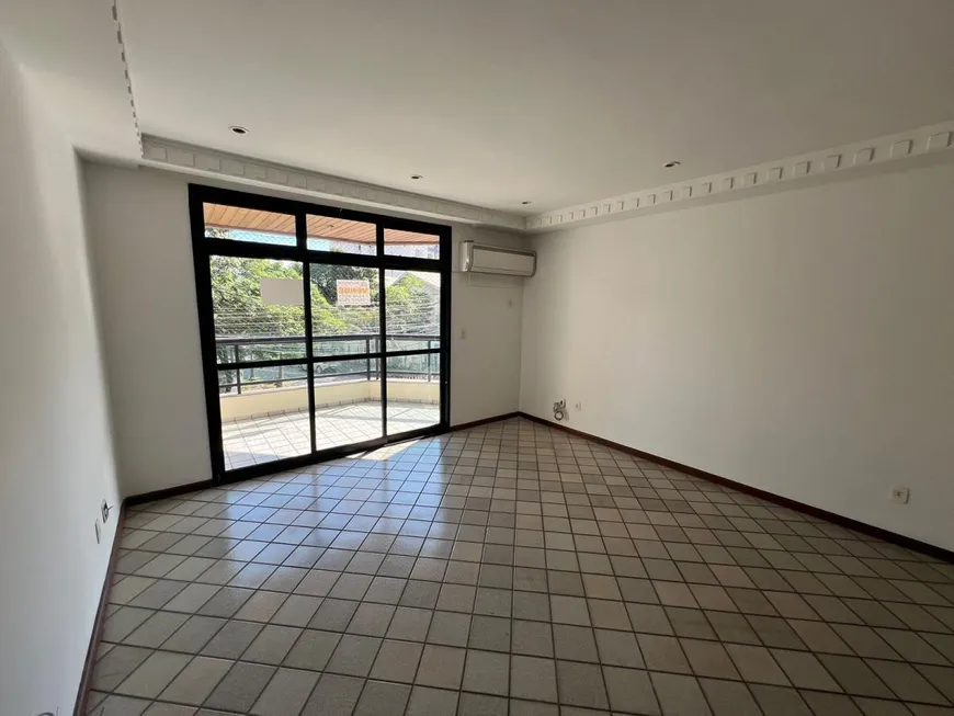 Foto 1 de Apartamento com 3 Quartos à venda, 100m² em Jardim Amália, Volta Redonda