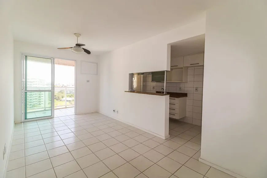 Foto 1 de Apartamento com 2 Quartos à venda, 65m² em Recreio Dos Bandeirantes, Rio de Janeiro