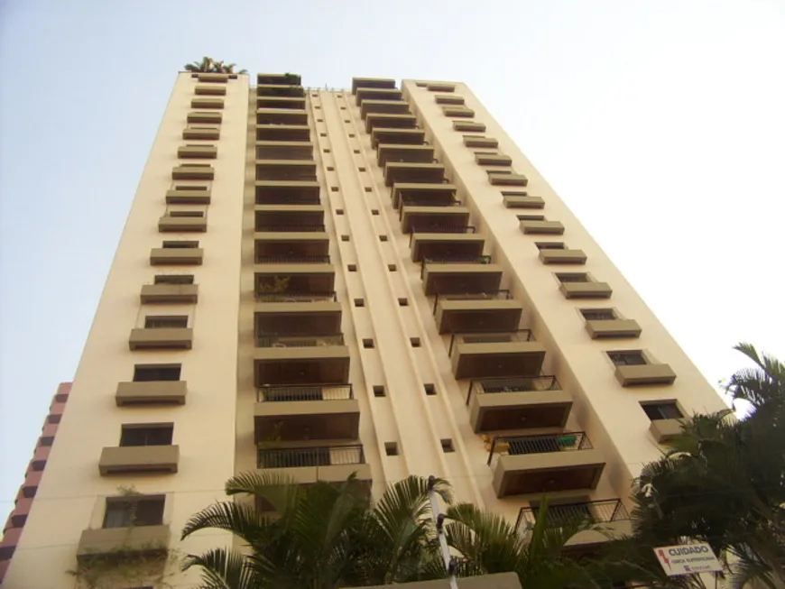 Foto 1 de Apartamento com 3 Quartos para venda ou aluguel, 129m² em Moema, São Paulo