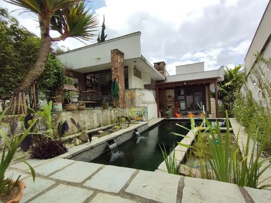 Foto 1 de Casa com 3 Quartos à venda, 400m² em Granja Comary, Teresópolis