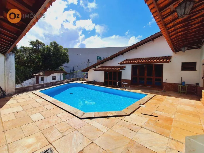 Foto 1 de Casa com 3 Quartos para alugar, 320m² em Granja Viana, Cotia