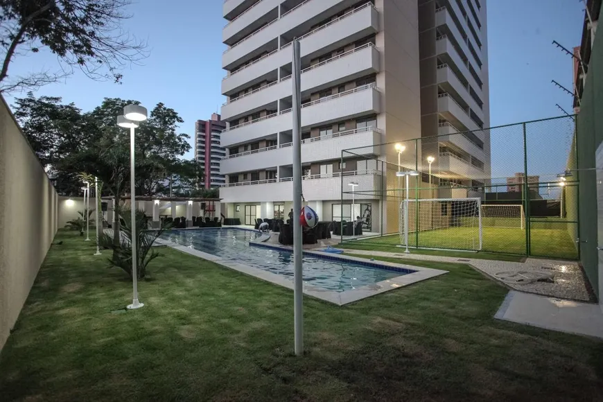 Foto 1 de Apartamento com 3 Quartos à venda, 69m² em Guararapes, Fortaleza