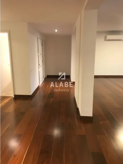 Foto 1 de Apartamento com 4 Quartos à venda, 329m² em Alto Da Boa Vista, São Paulo