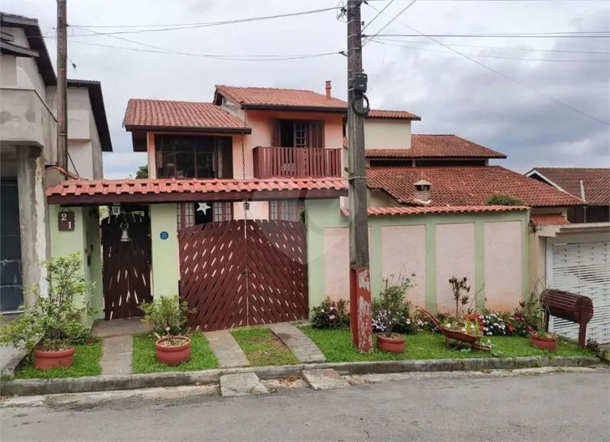 Foto 1 de Casa de Condomínio com 3 Quartos à venda, 190m² em Serra da Cantareira, Mairiporã