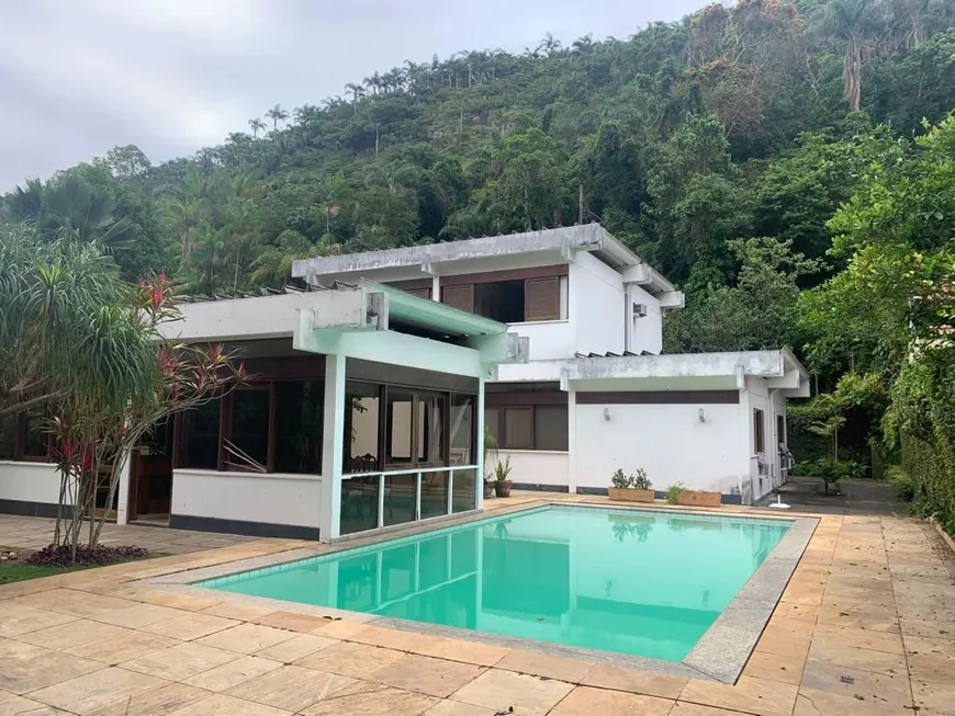 Foto 1 de Casa com 3 Quartos à venda, 400m² em Itacoatiara, Niterói