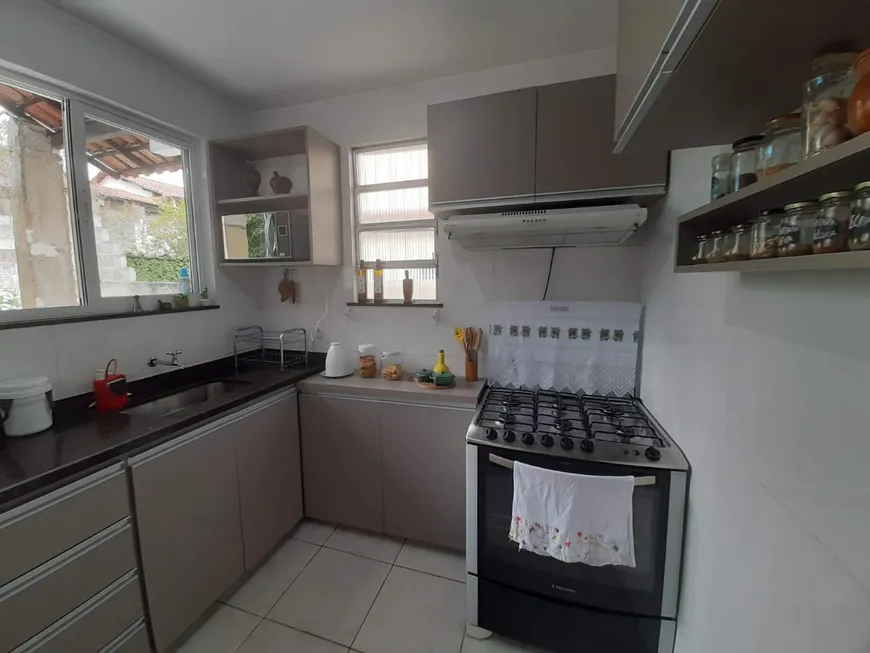 Foto 1 de Casa de Condomínio com 2 Quartos à venda, 70m² em Amendoeira, São Gonçalo