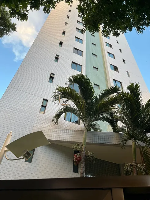 Foto 1 de Apartamento com 1 Quarto para alugar, 30m² em Graças, Recife