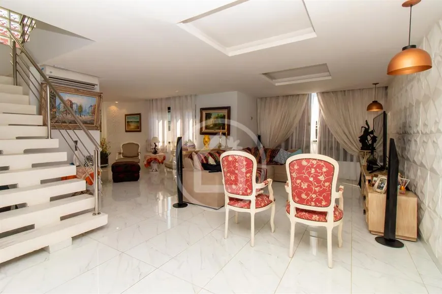 Foto 1 de Casa de Condomínio com 3 Quartos à venda, 353m² em Madureira, Rio de Janeiro