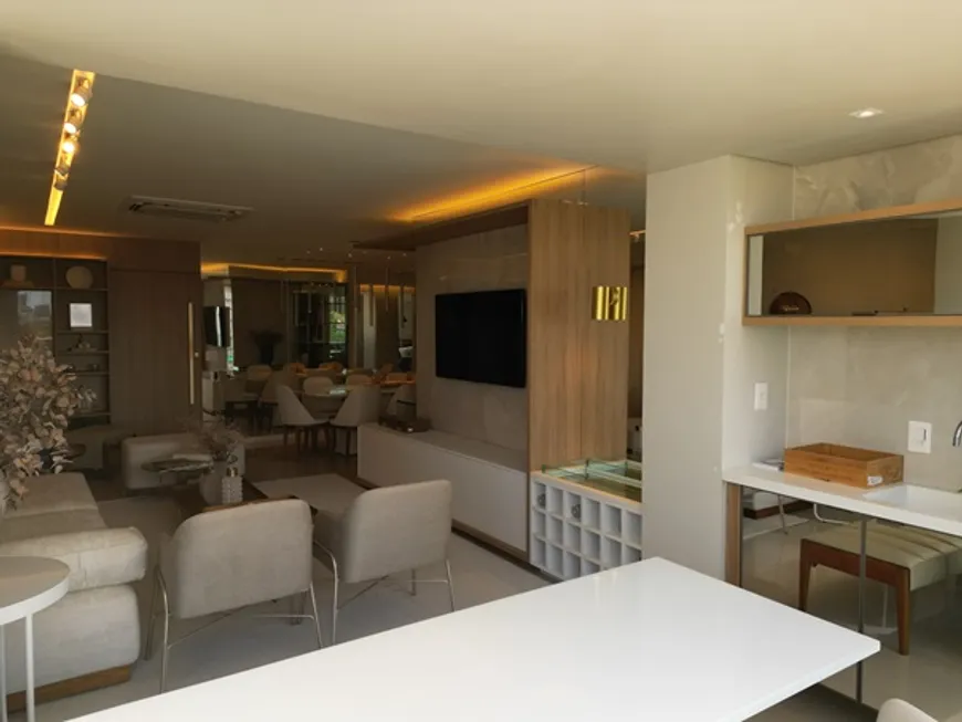 Foto 1 de Apartamento com 4 Quartos à venda, 135m² em Ilha do Retiro, Recife